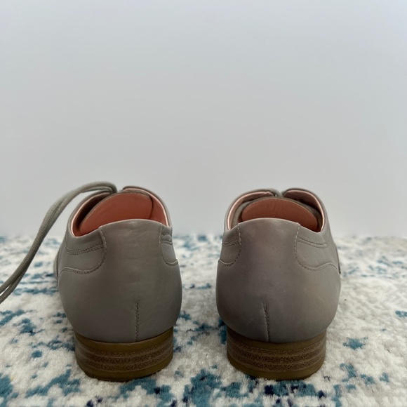 White Mountain Light Grey Leather Oxfords Size 6 - Picture 7 of 16